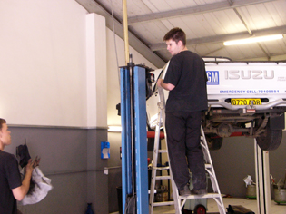 Servicing_Lifts